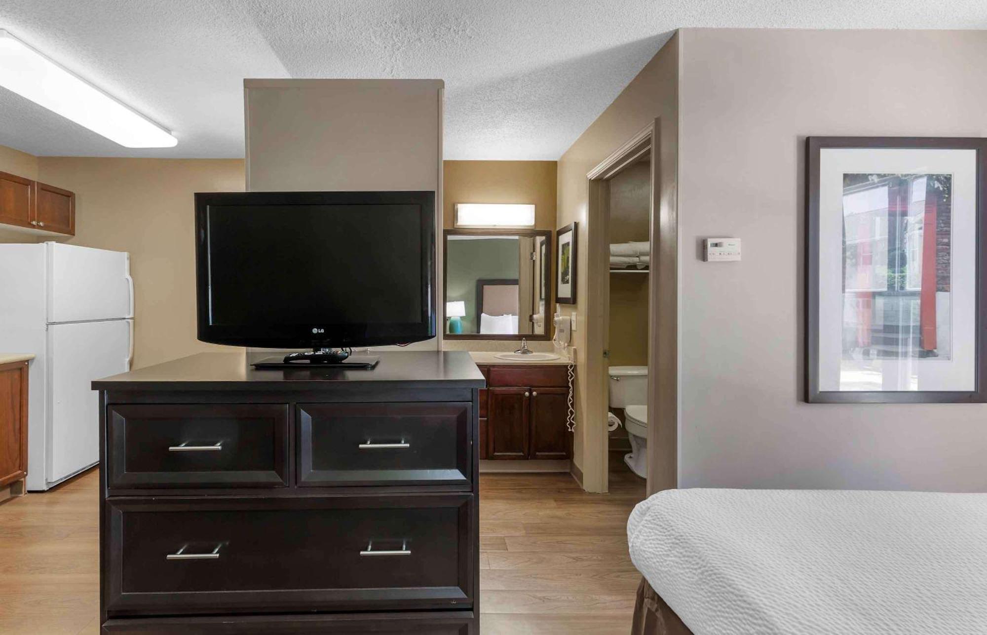 Extended Stay America Suites - Raleigh - Rtp - 4919 Miami Blvd เดอแรม ภายนอก รูปภาพ